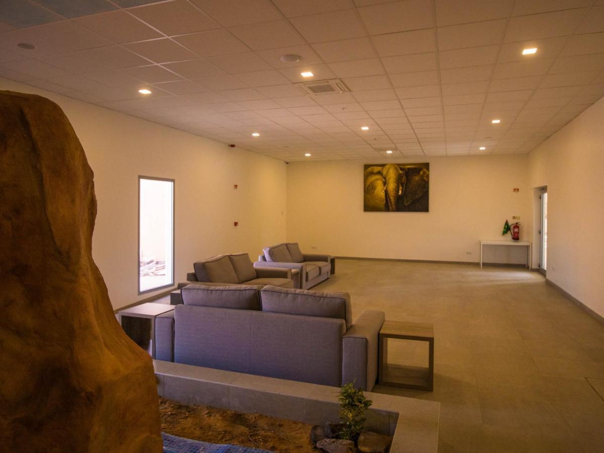 Hotel Monotel Dar El Barka Nouakchott Bagian luar foto